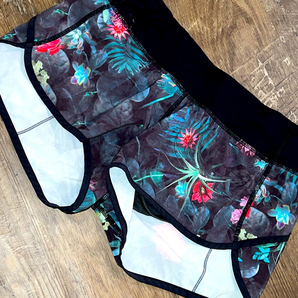 Lululemon Speed Up Lined Shorts